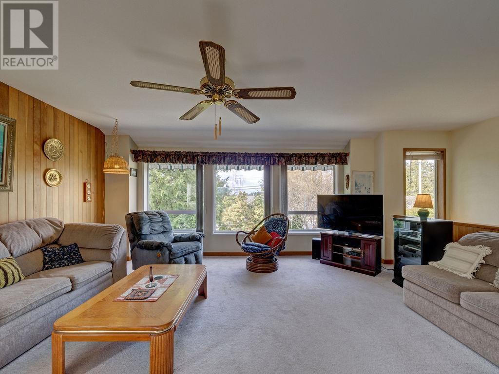 5642 NICKERSON ROAD, Sechelt