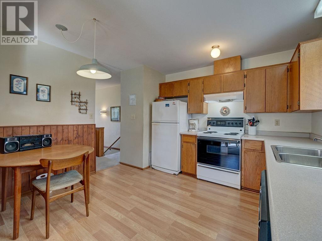 5642 NICKERSON ROAD, Sechelt