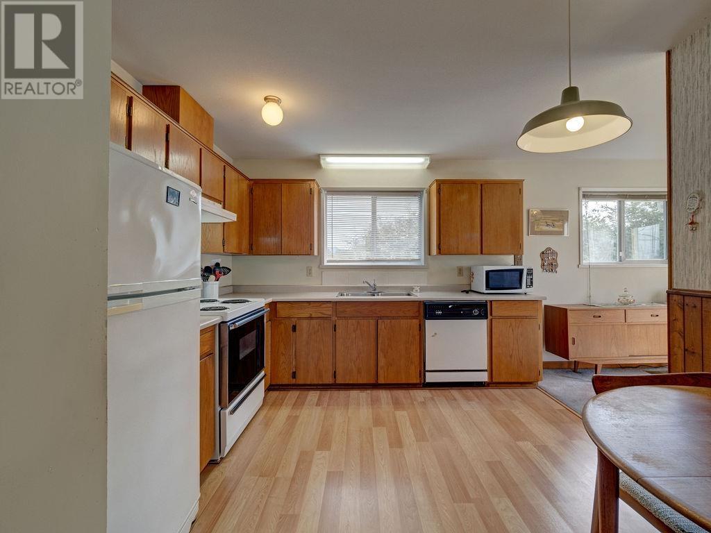 5642 NICKERSON ROAD, Sechelt