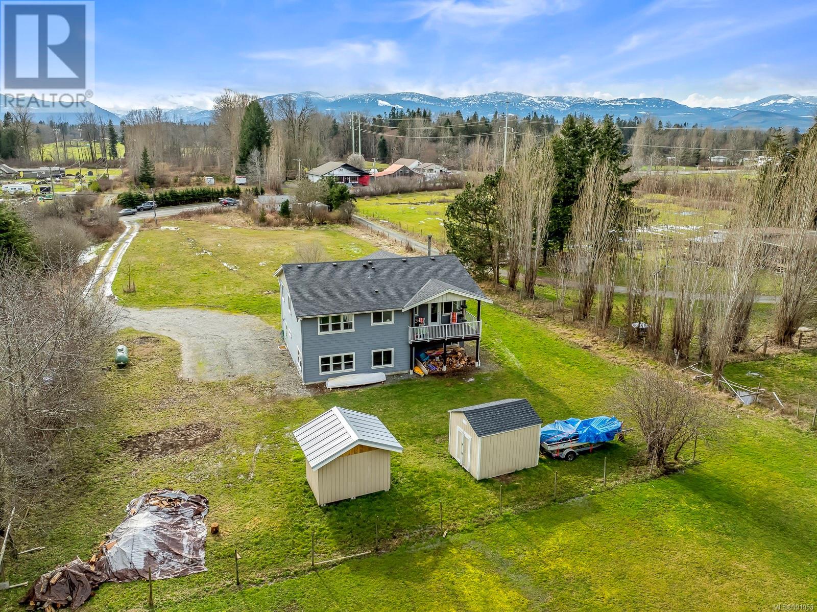 4754 Headquarters Rd, Courtenay