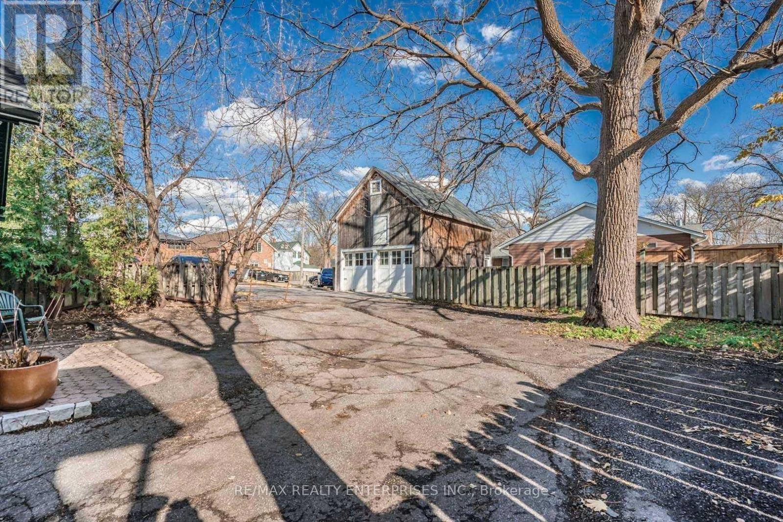Photo 11 of 79 Main Street N, Markham ON
