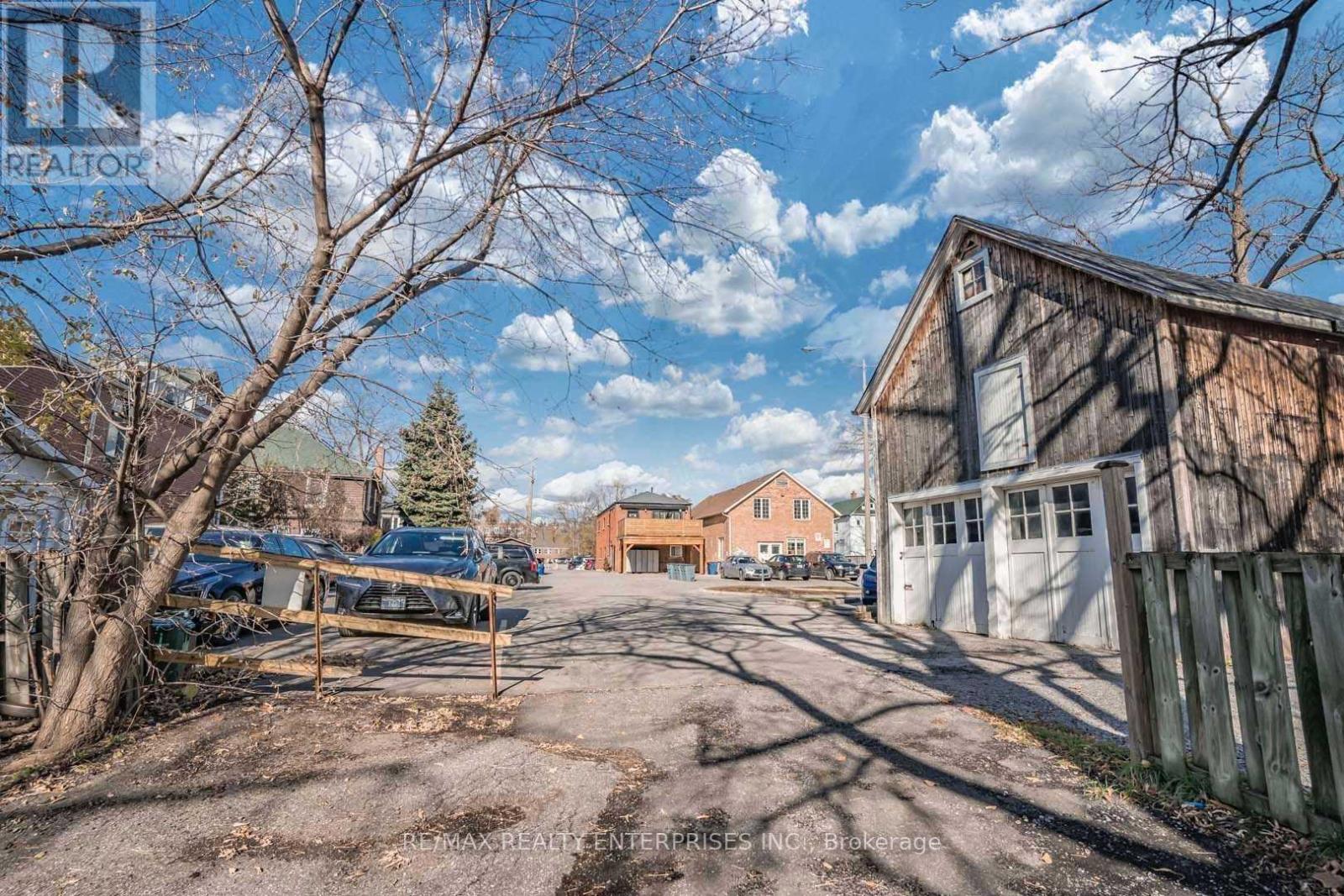 Photo 9 of 79 Main Street N, Markham ON