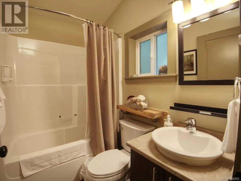 17 6574 Baird Rd, Port Renfrew