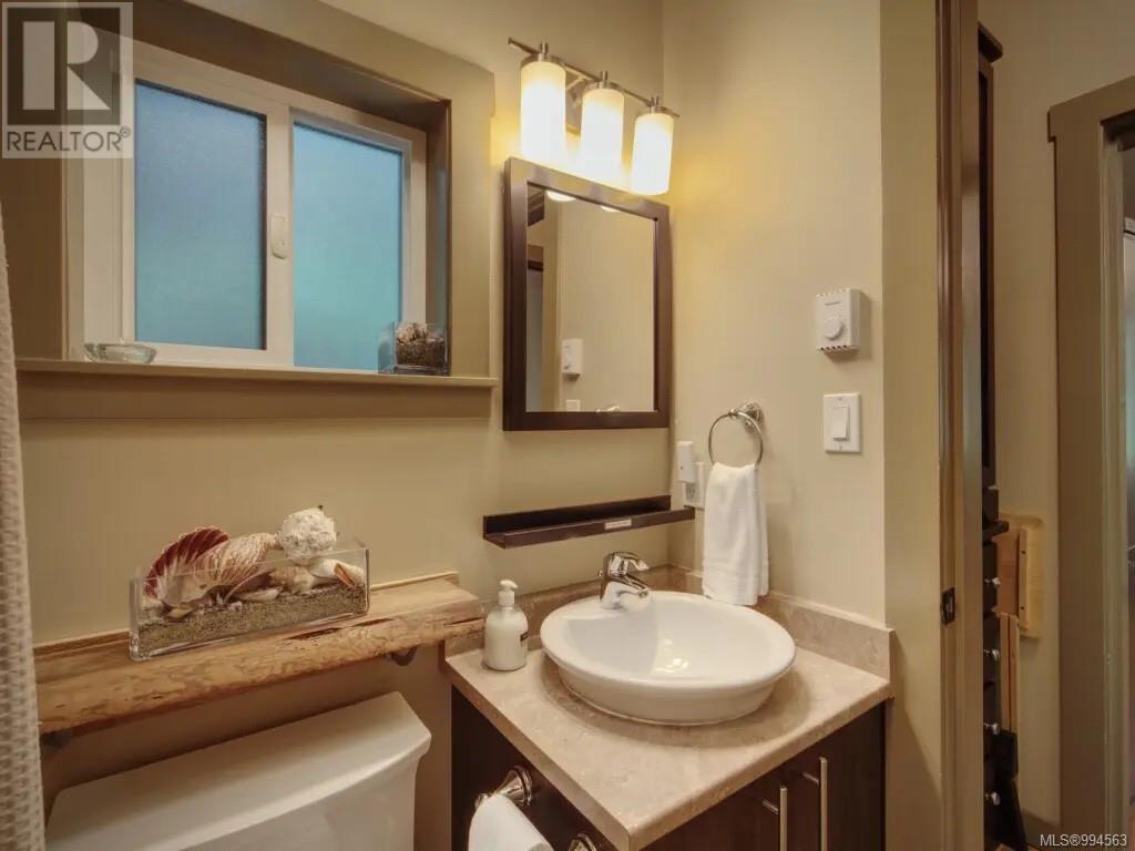 17 6574 Baird Rd, Port Renfrew