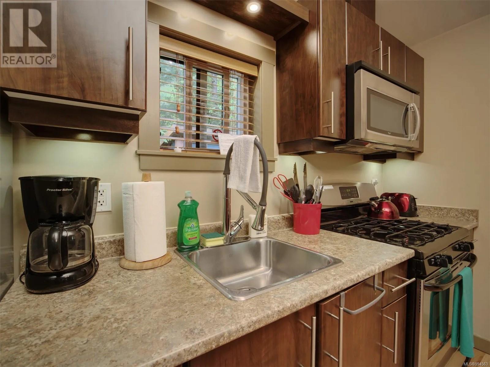 17 6574 Baird Rd, Port Renfrew
