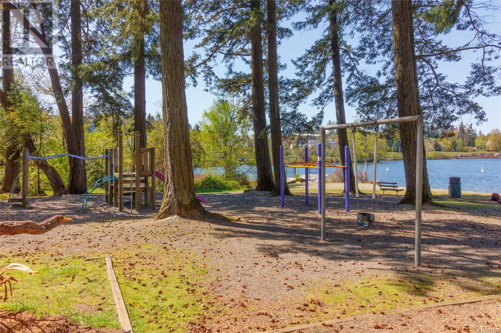 Photo 14 of 471 Heron Pl, Nanaimo BC