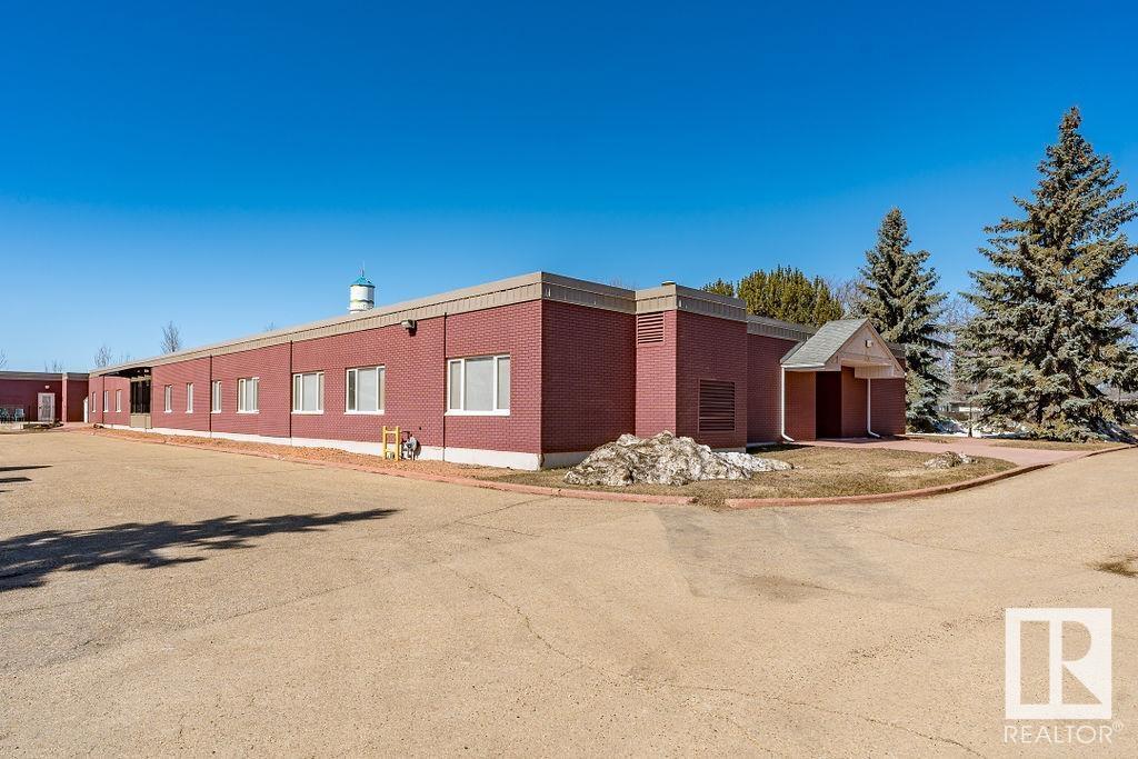 Photo 52 of 5511 50 Av, Wetaskiwin AB