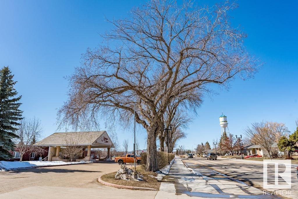 Photo 8 of 5511 50 Av, Wetaskiwin AB