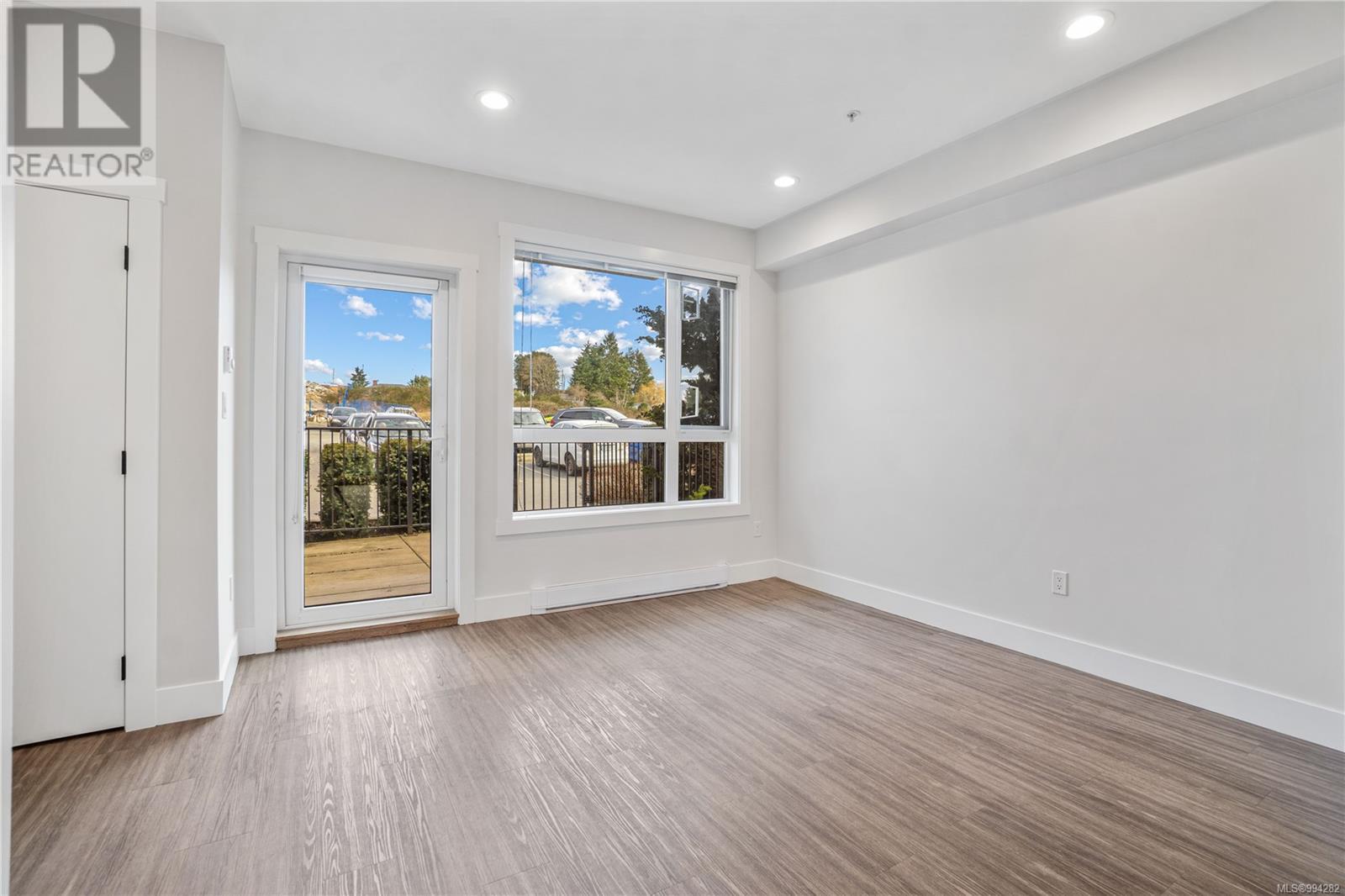 101 308 Hillcrest Ave, Nanaimo