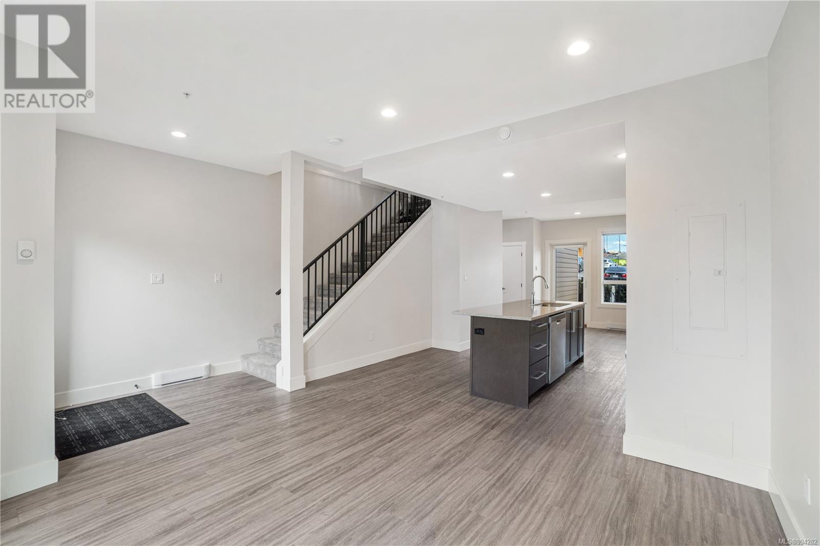 101 308 Hillcrest Ave, Nanaimo