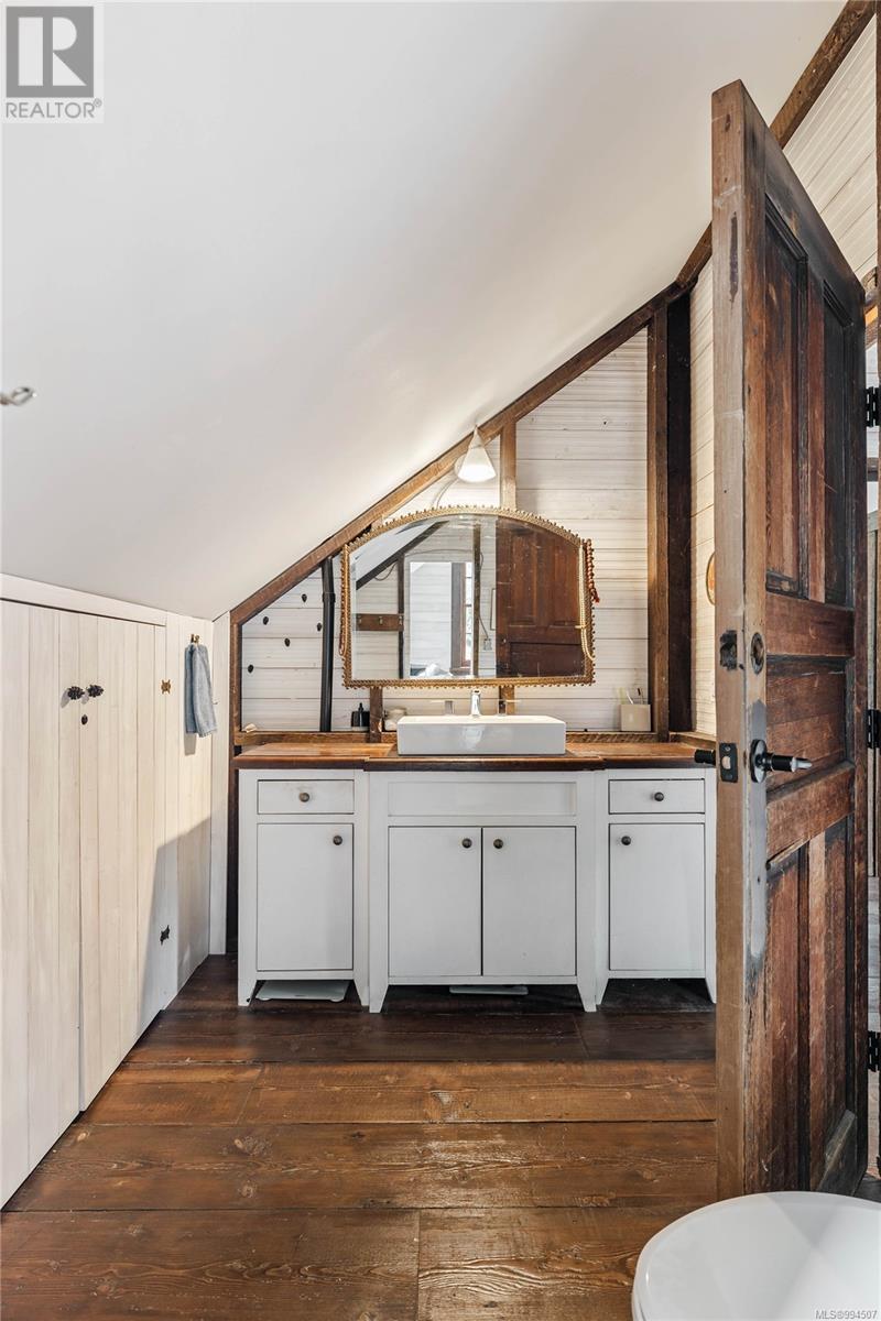  301 Epron Road, Salt Spring