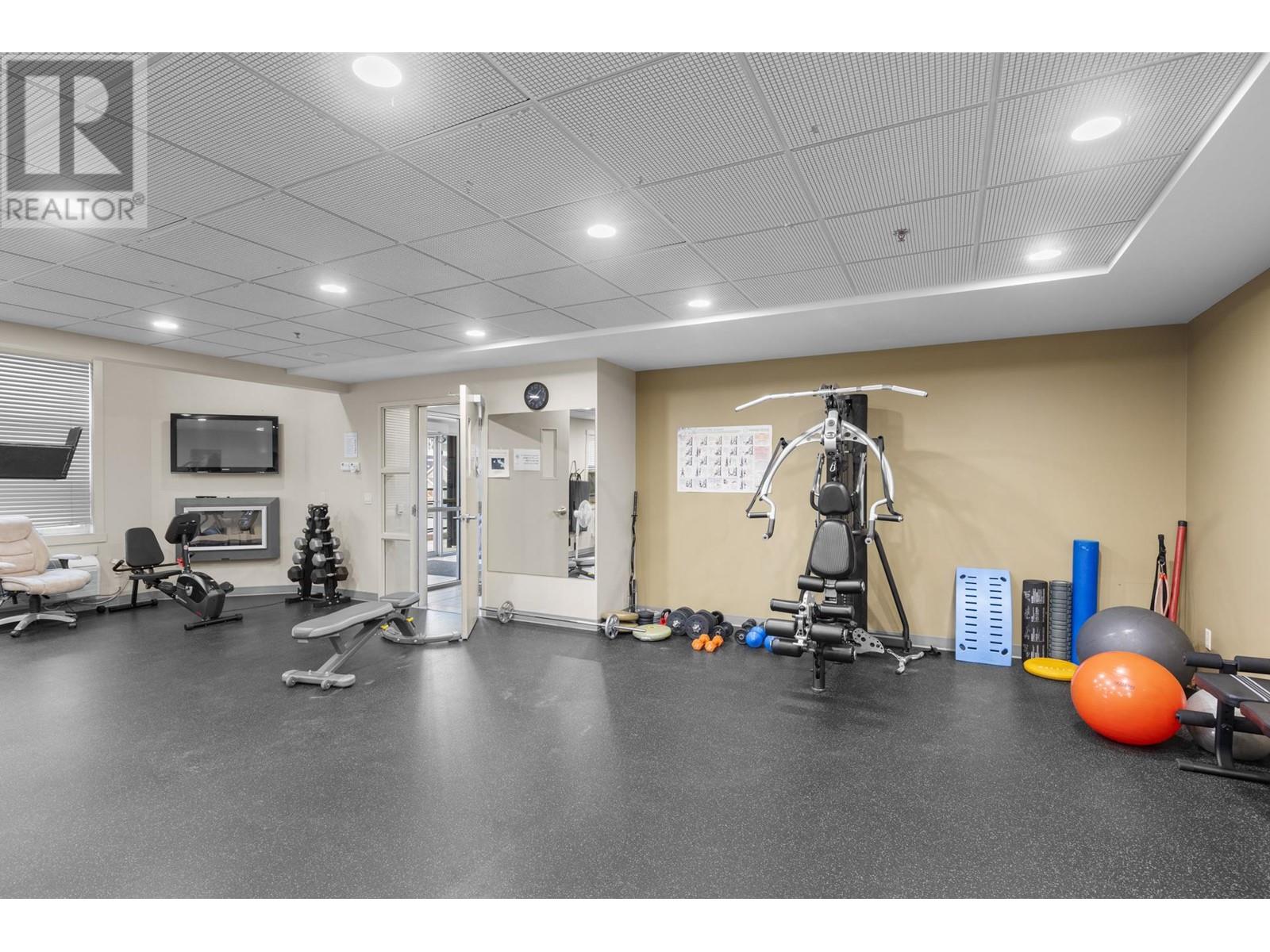 #214 700 MARTIN AVENUE - Image 25