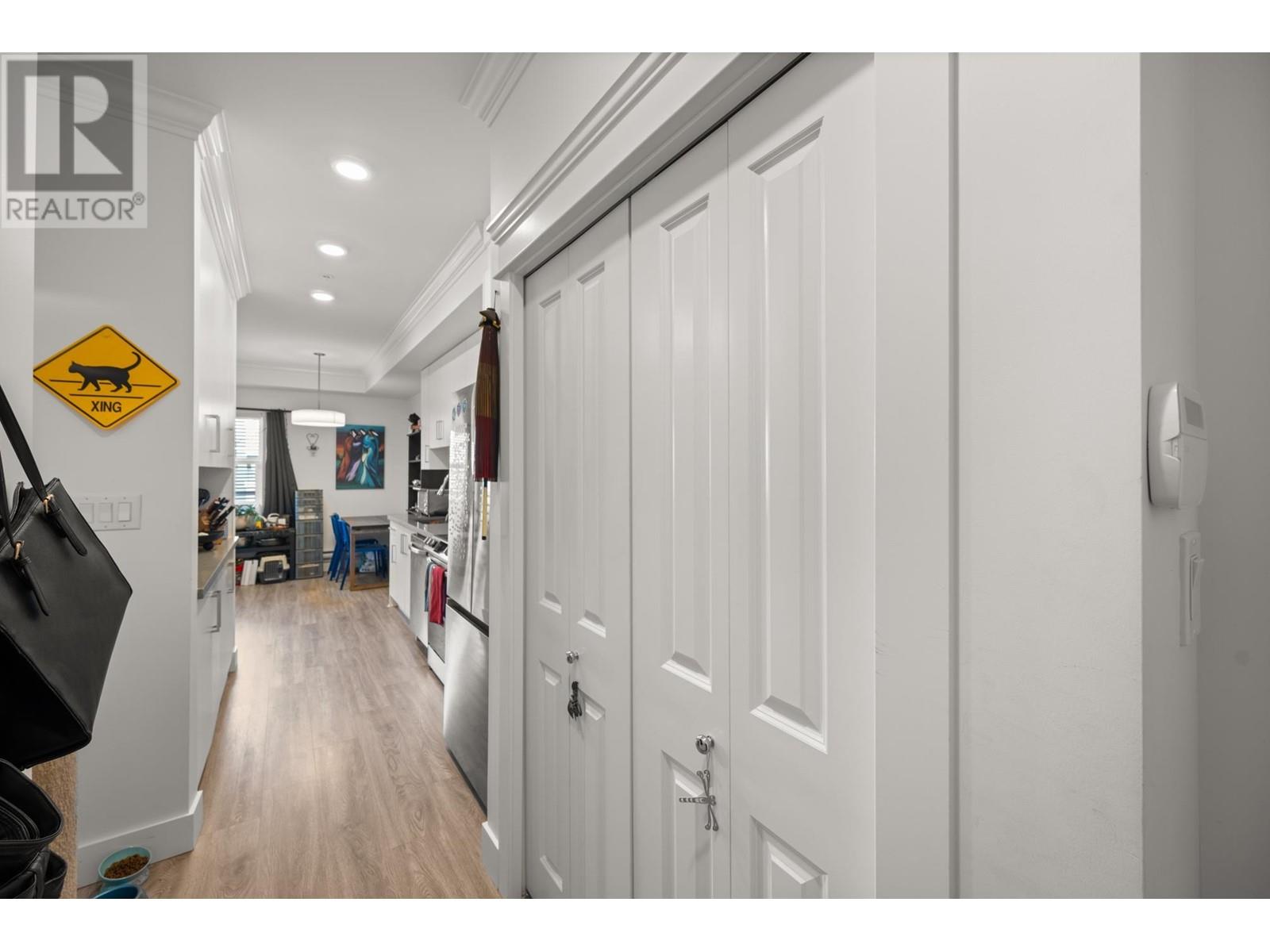 206 2389 HAWTHORNE AVENUE, Port Coquitlam real estate listing R2979727