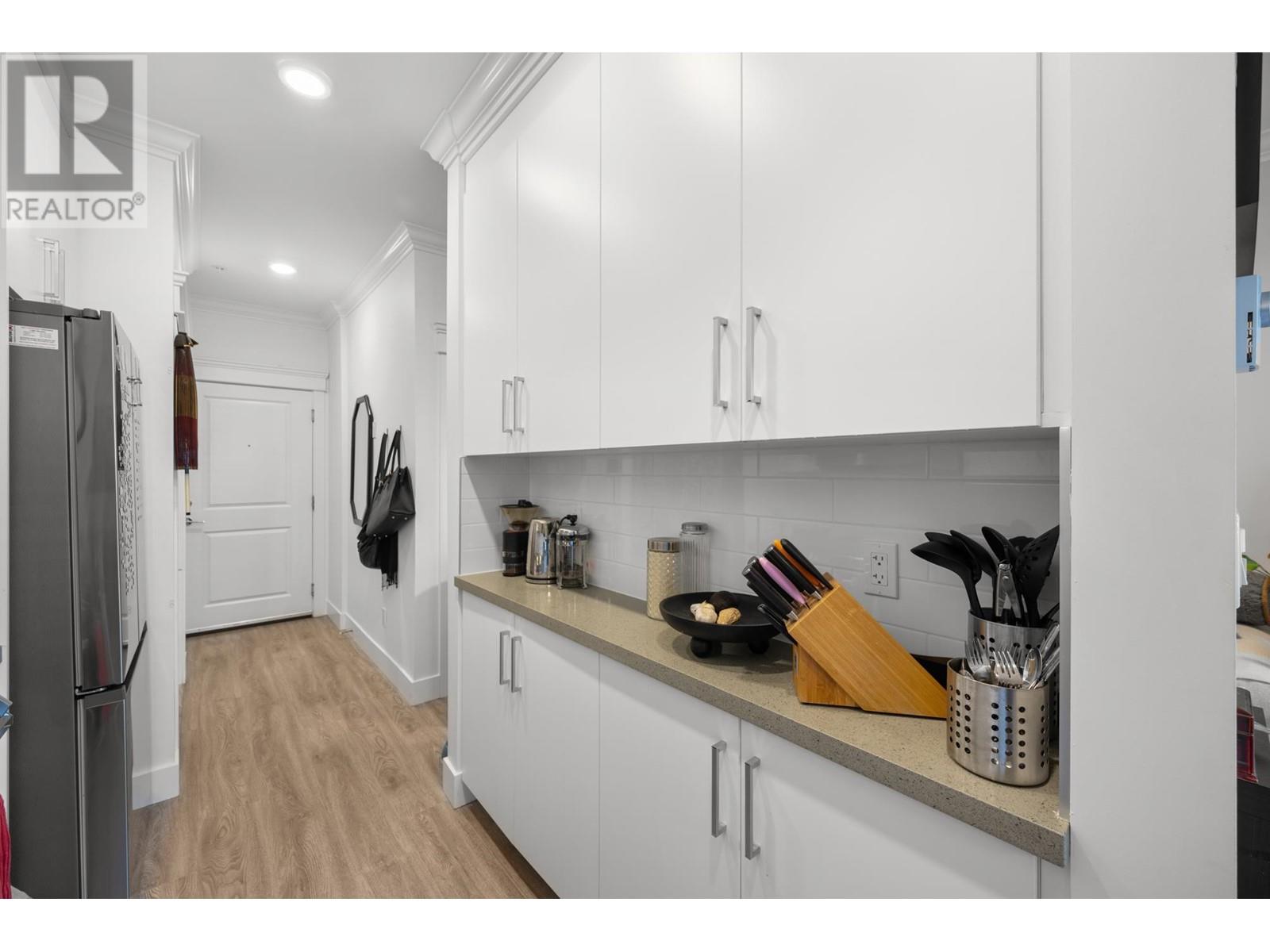 206 2389 HAWTHORNE AVENUE, Port Coquitlam real estate listing R2979727