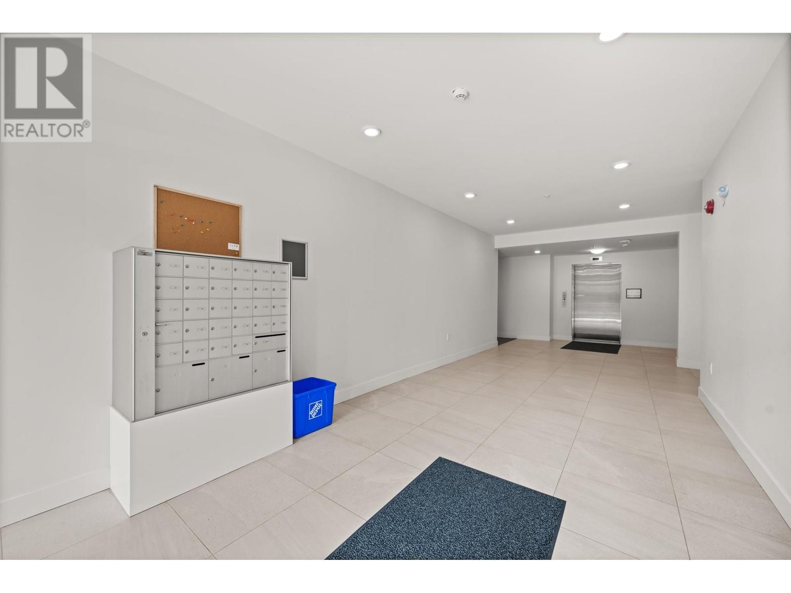 206 2389 HAWTHORNE AVENUE, Port Coquitlam