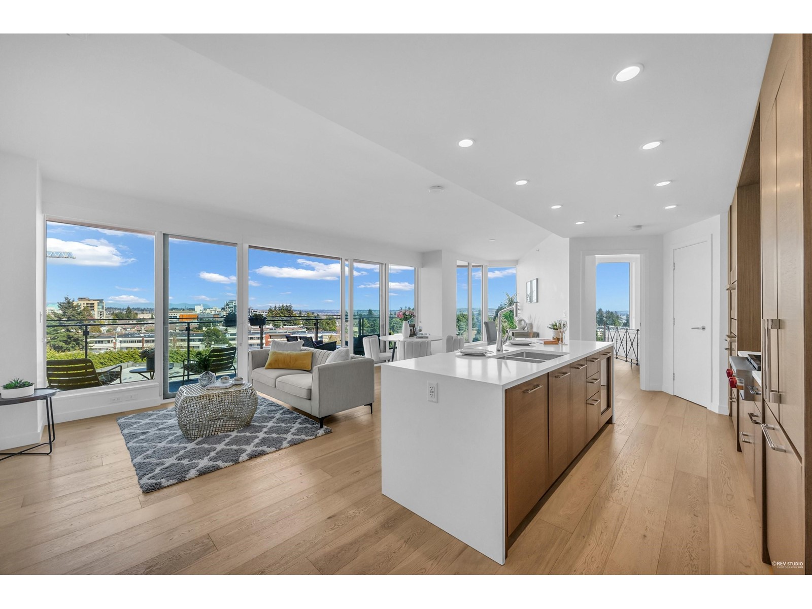 703 1439 GEORGE STREET, White Rock real estate listing R2986918