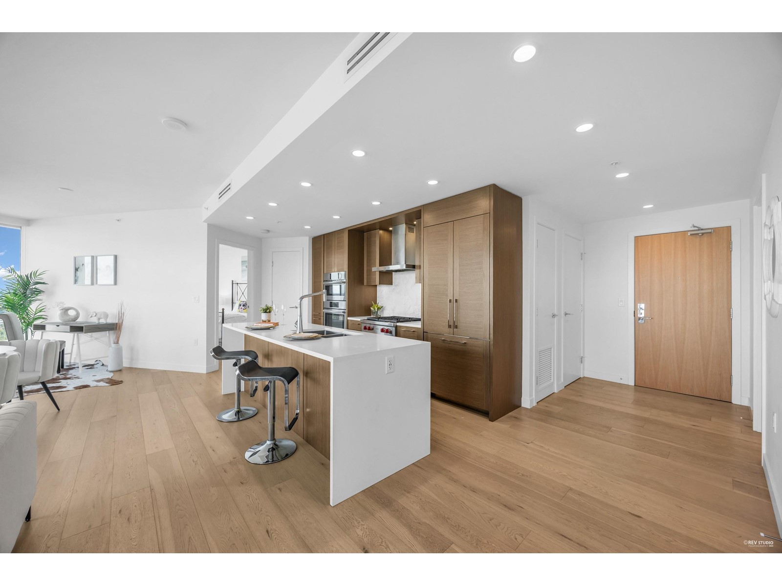 703 1439 GEORGE STREET, White Rock real estate listing R2986918