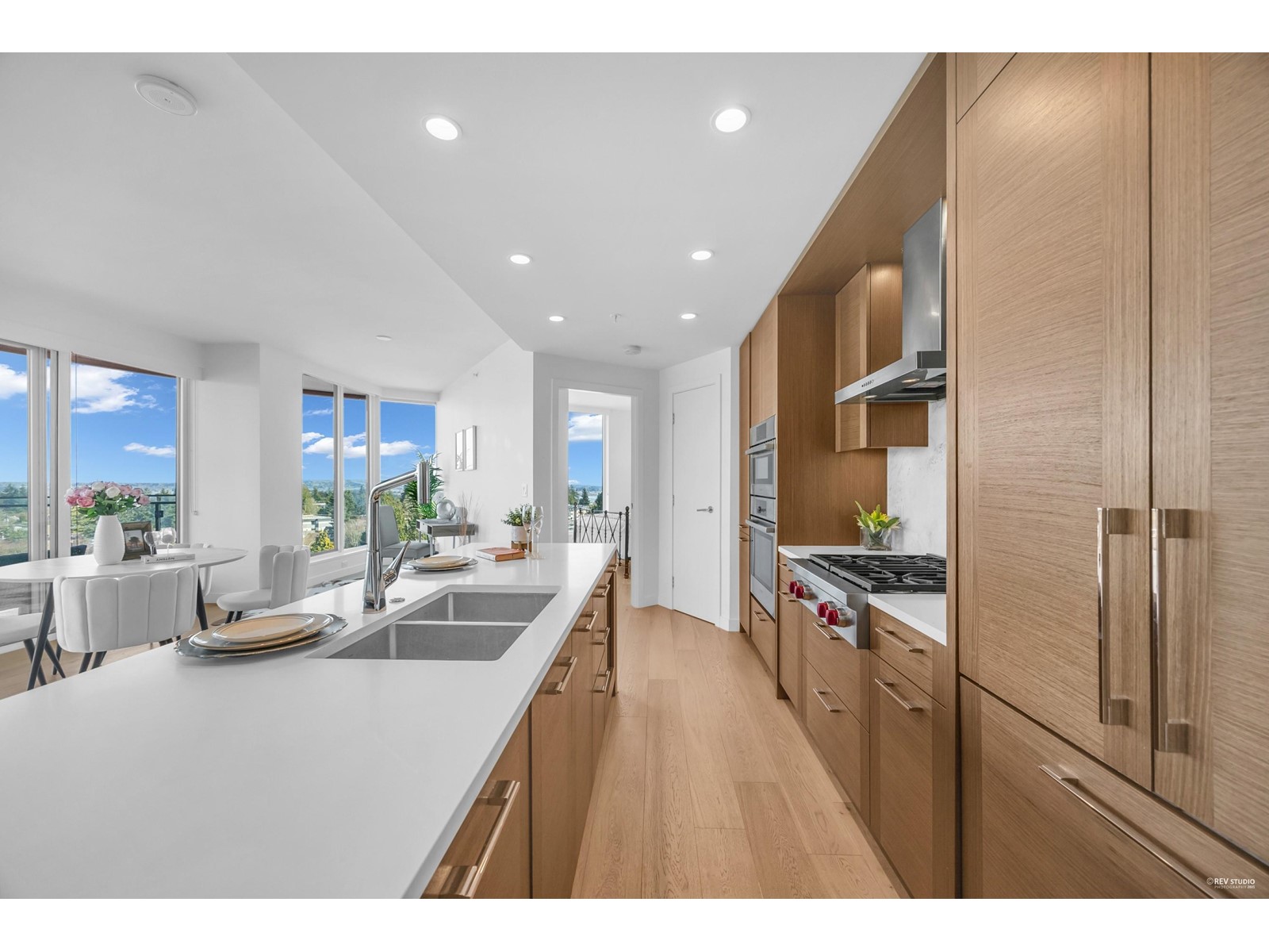 703 1439 GEORGE STREET, White Rock real estate listing R2986918