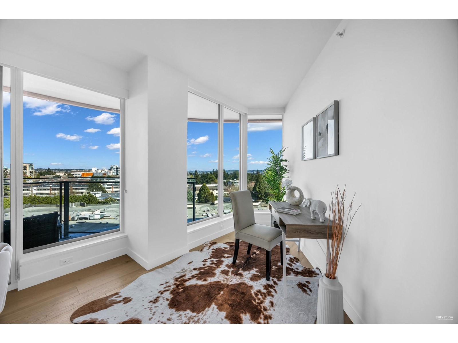 703 1439 GEORGE STREET, White Rock real estate listing R2986918