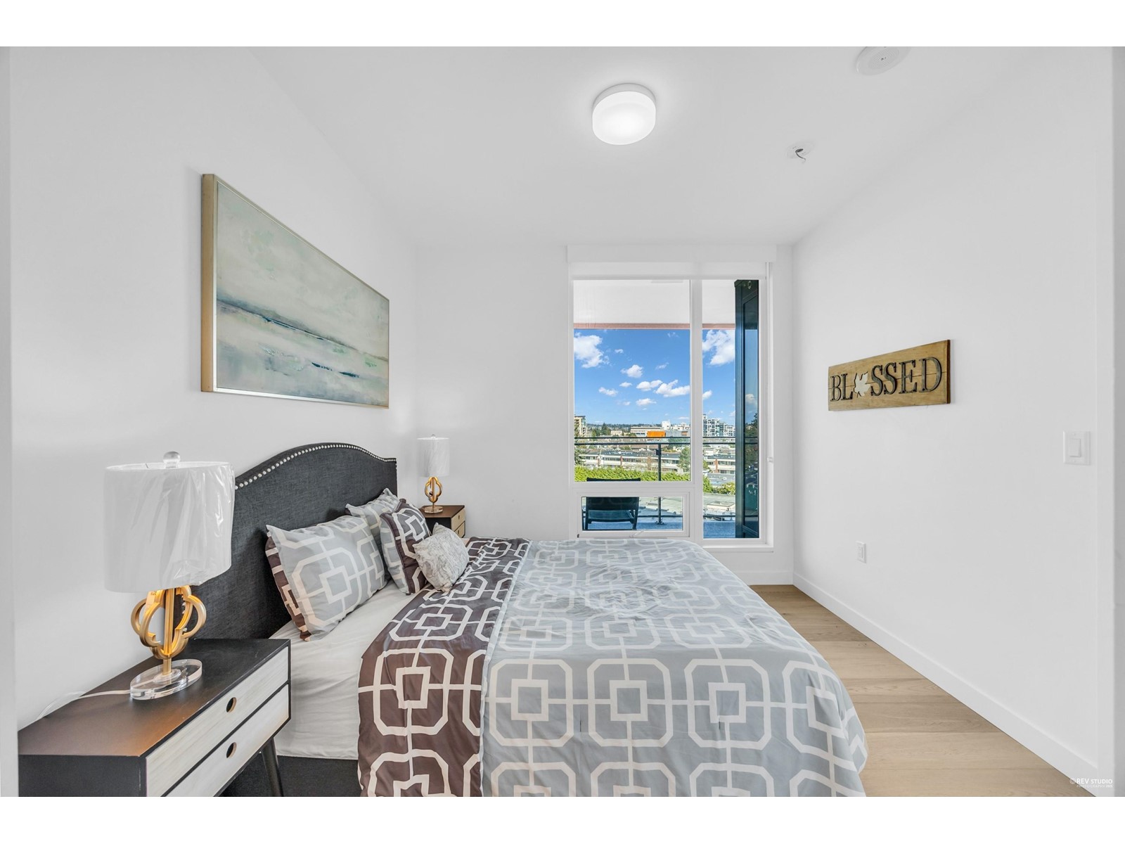 703 1439 GEORGE STREET, White Rock real estate listing R2986918