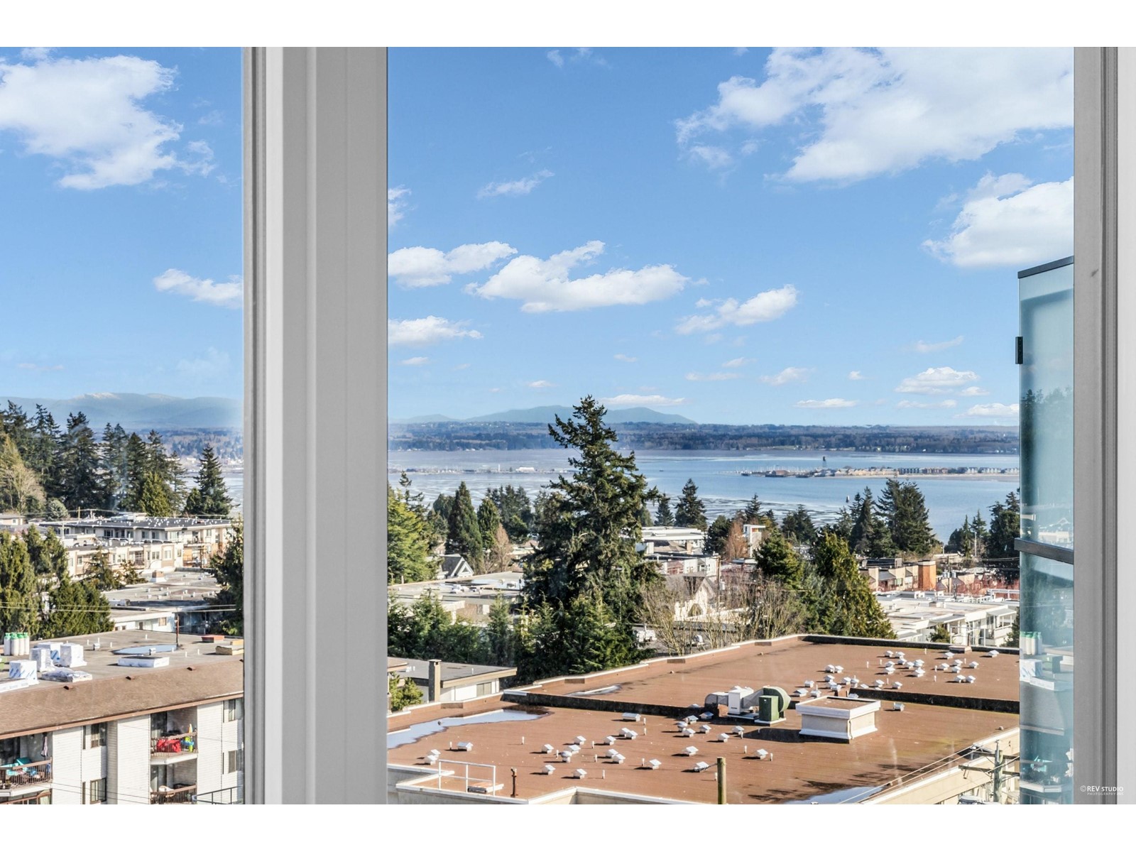 703 1439 GEORGE STREET, White Rock real estate listing R2986918