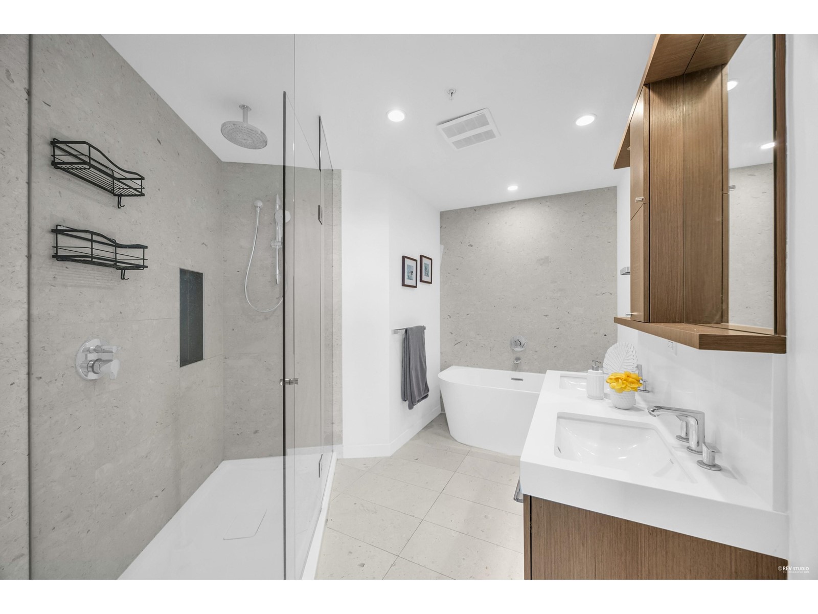 703 1439 GEORGE STREET, White Rock real estate listing R2986918
