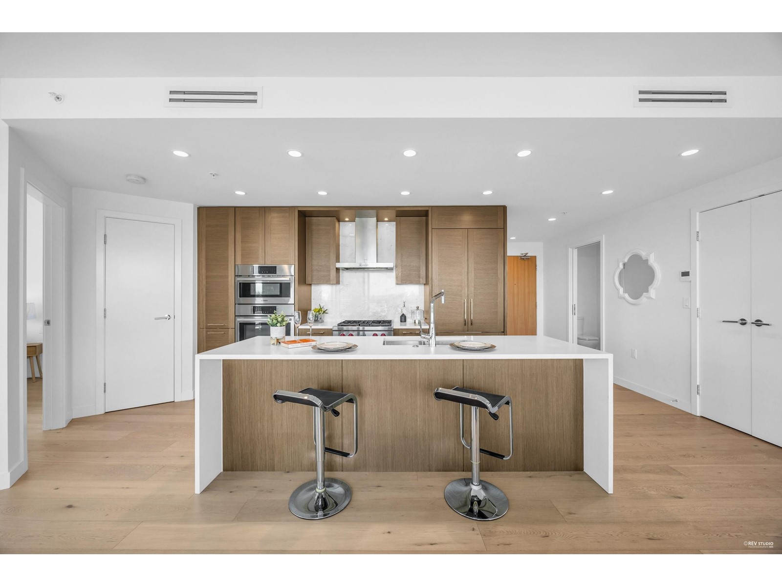 703 1439 GEORGE STREET, White Rock real estate listing R2986918