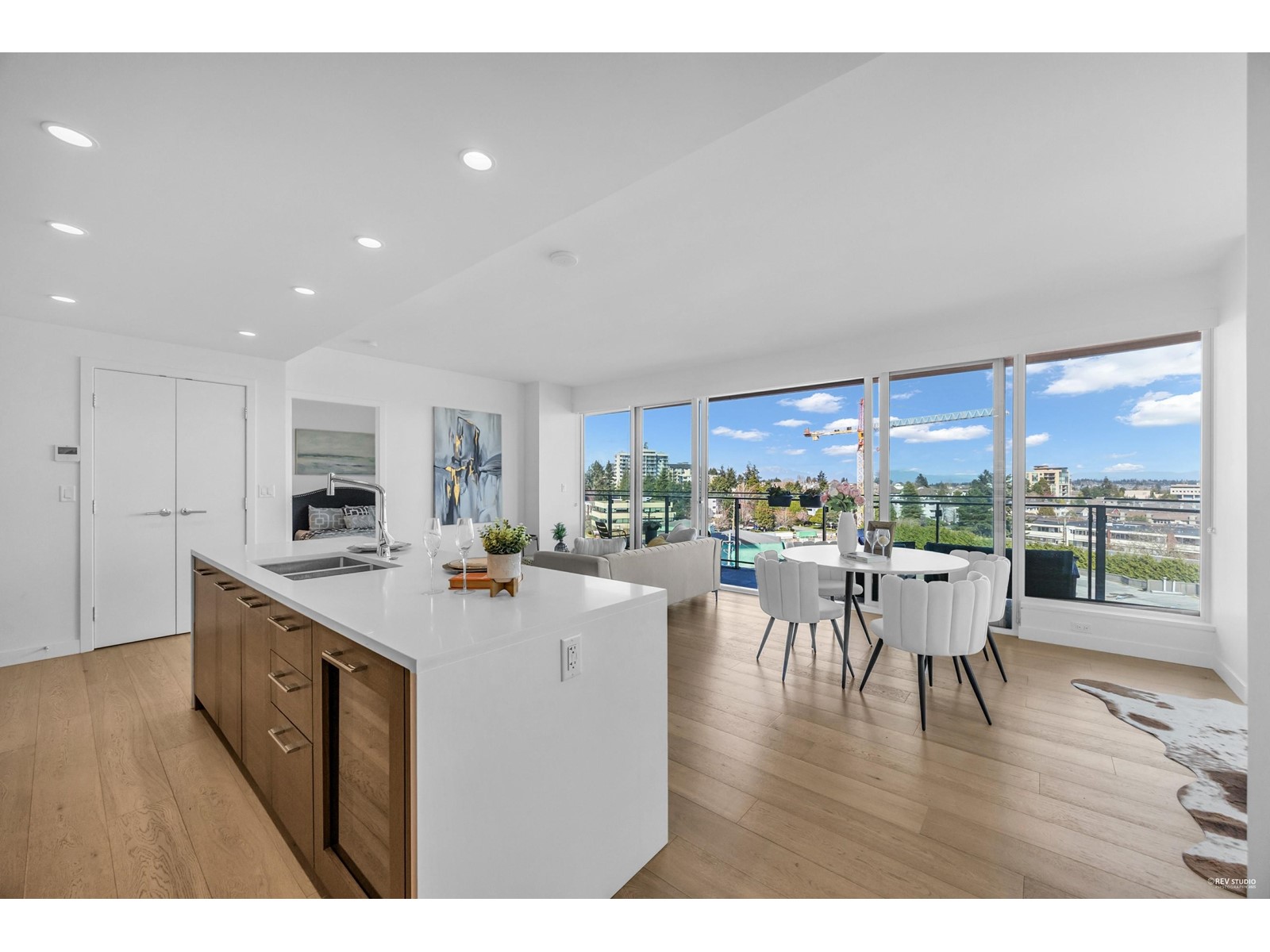 703 1439 GEORGE STREET, White Rock real estate listing R2986918