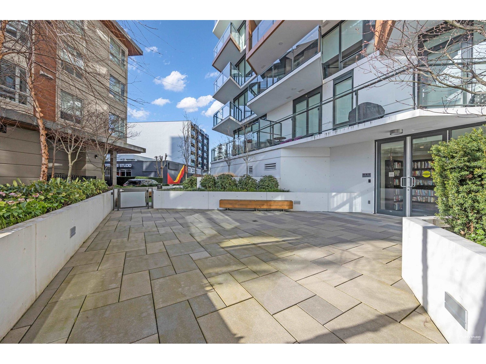 703 1439 GEORGE STREET, White Rock real estate listing R2986918