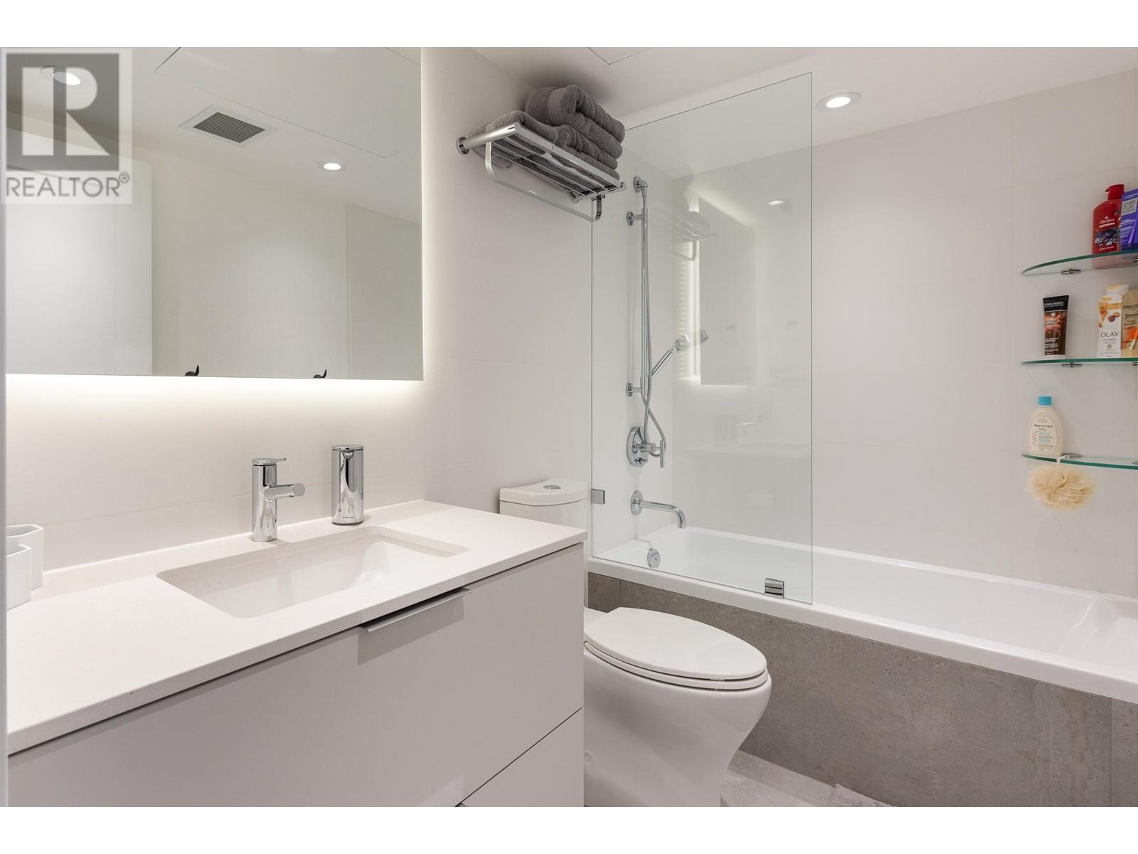 124 2070 CURLING ROAD, North Vancouver