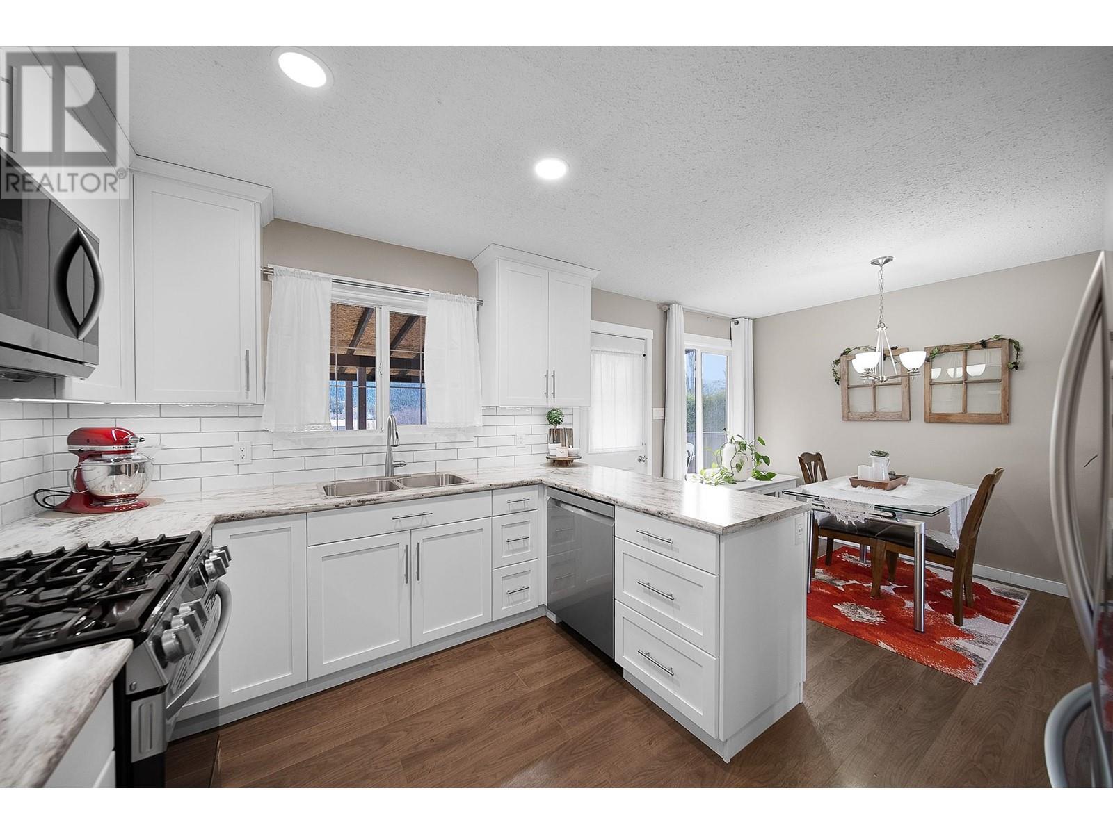 464 DODDING Avenue, Merritt