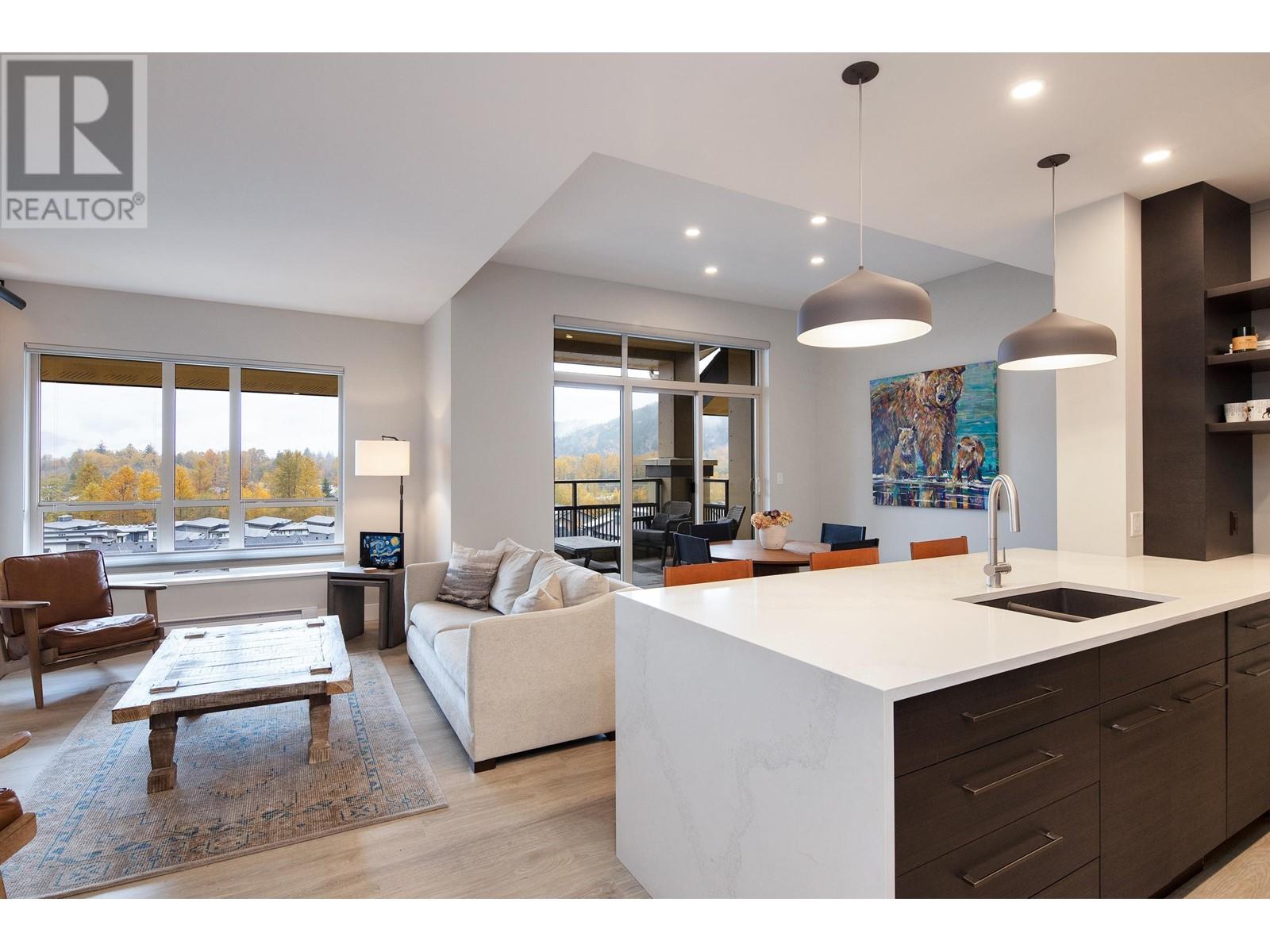 609 1211 VILLAGE GREEN WAY, Squamish real estate listing R2986783
