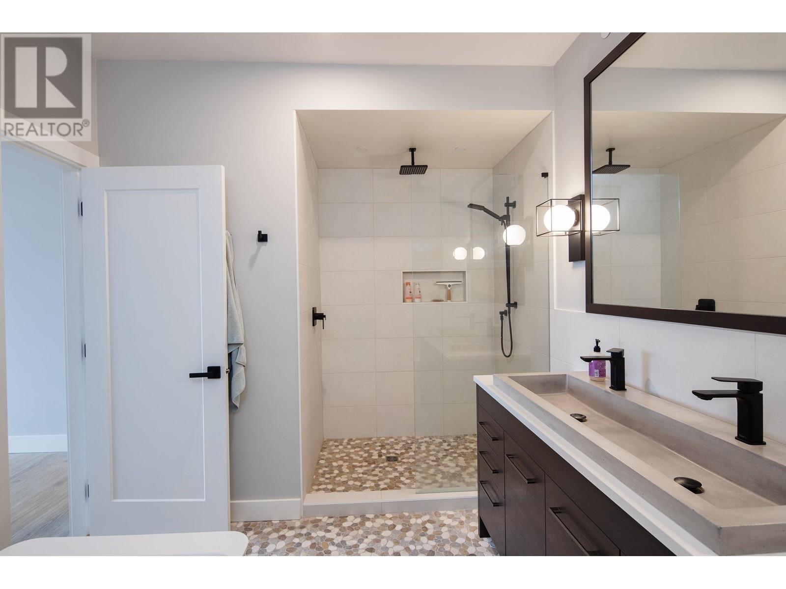 609 1211 VILLAGE GREEN WAY, Squamish real estate listing R2986783