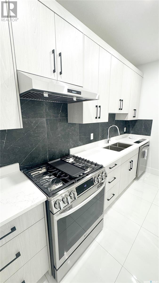 Photo 10 of 546 Sharma Crescent, Saskatoon SK