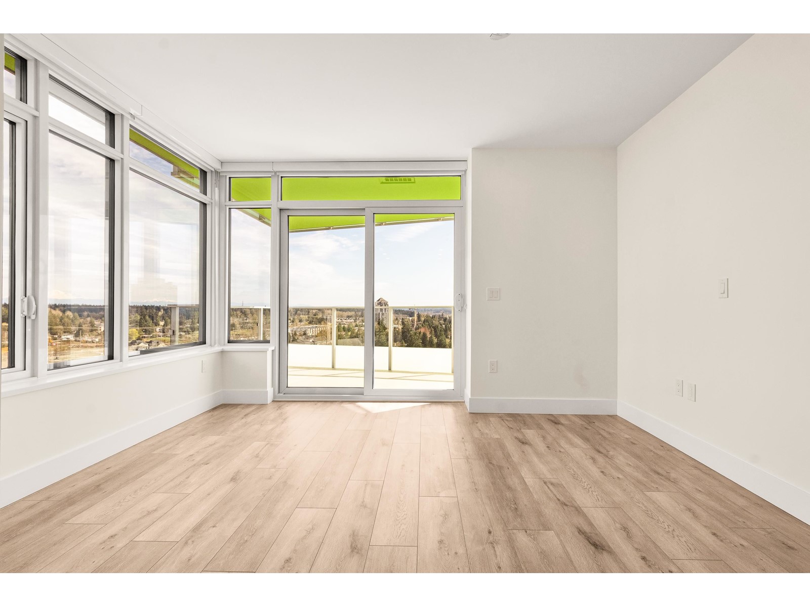 Photo 11 of 1802 10428 Whalley Boulevard, Surrey BC
