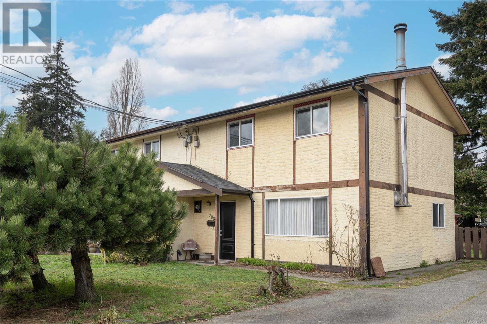 708 Danbrook Ave, Langford