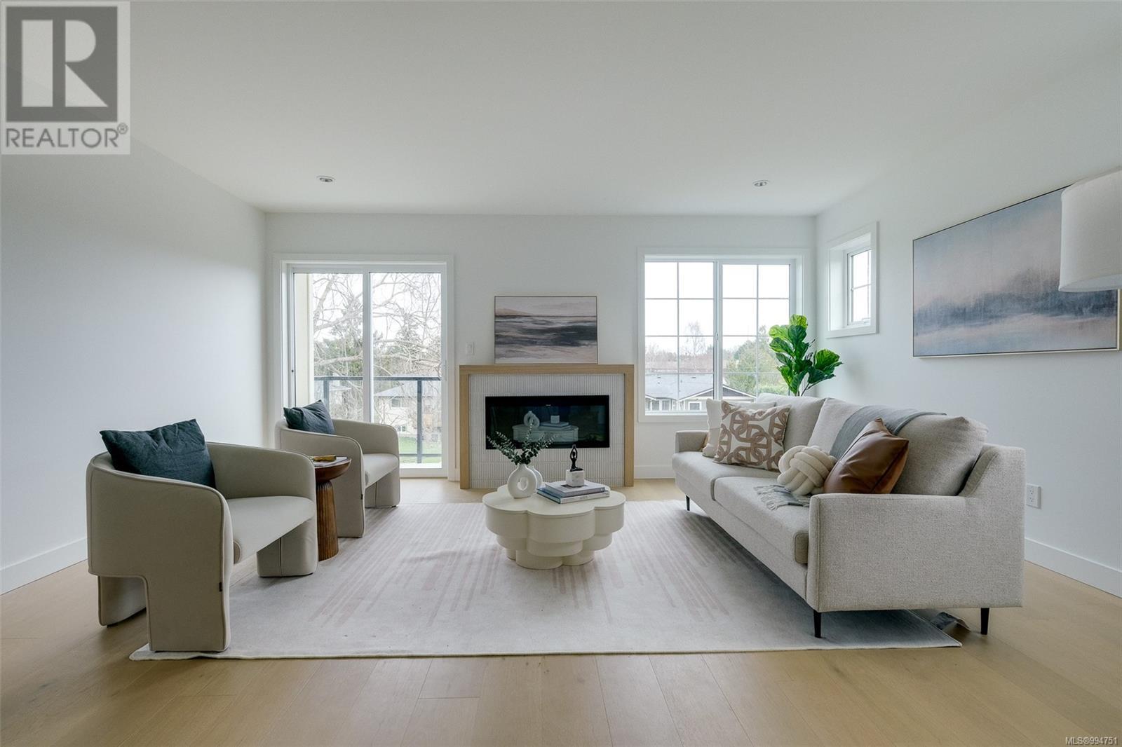 Unit 2 3907 Cedar Hill Road, Saanich