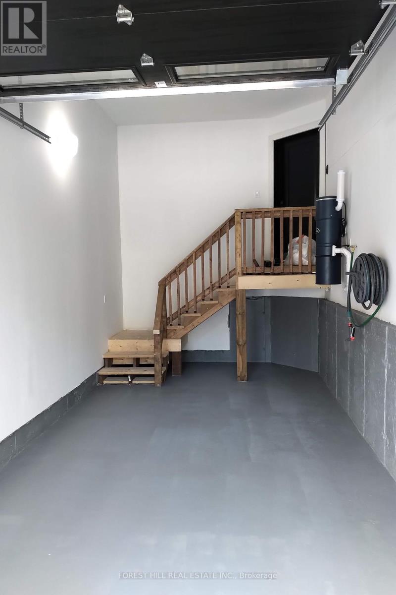 220 COLLINGWOOD STREET - 22