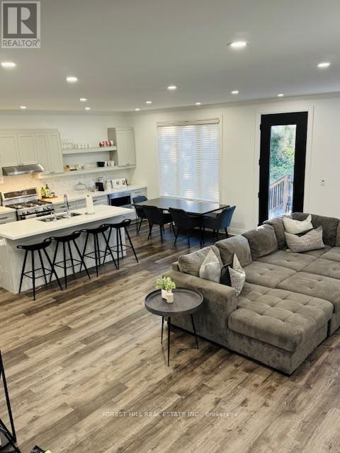 220 COLLINGWOOD STREET - 5