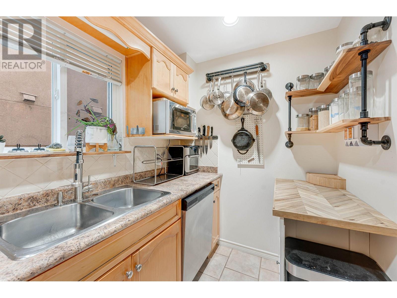 5933 SPROTT STREET, Burnaby