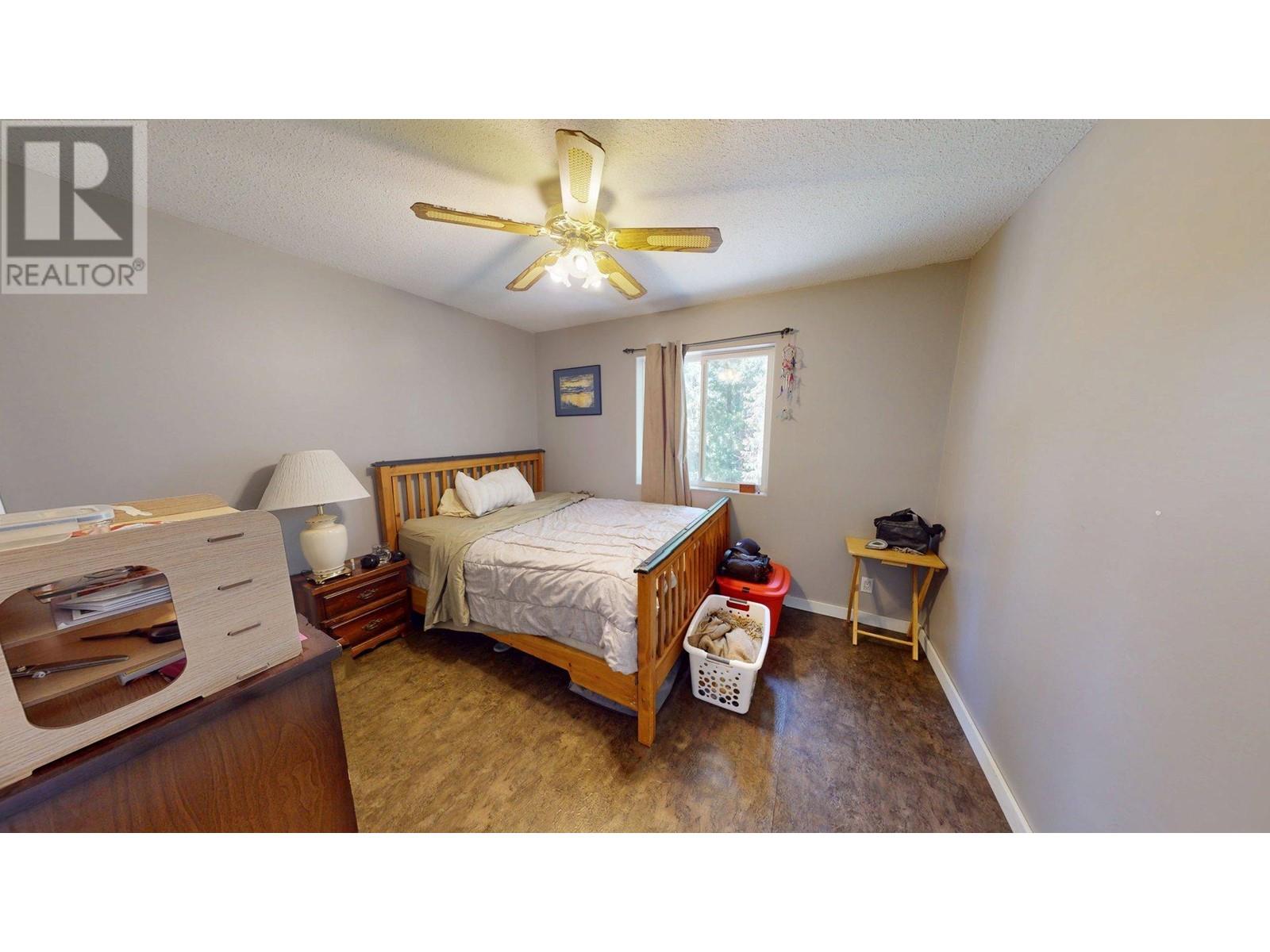 2300 Old Salmo Road, Fruitvale