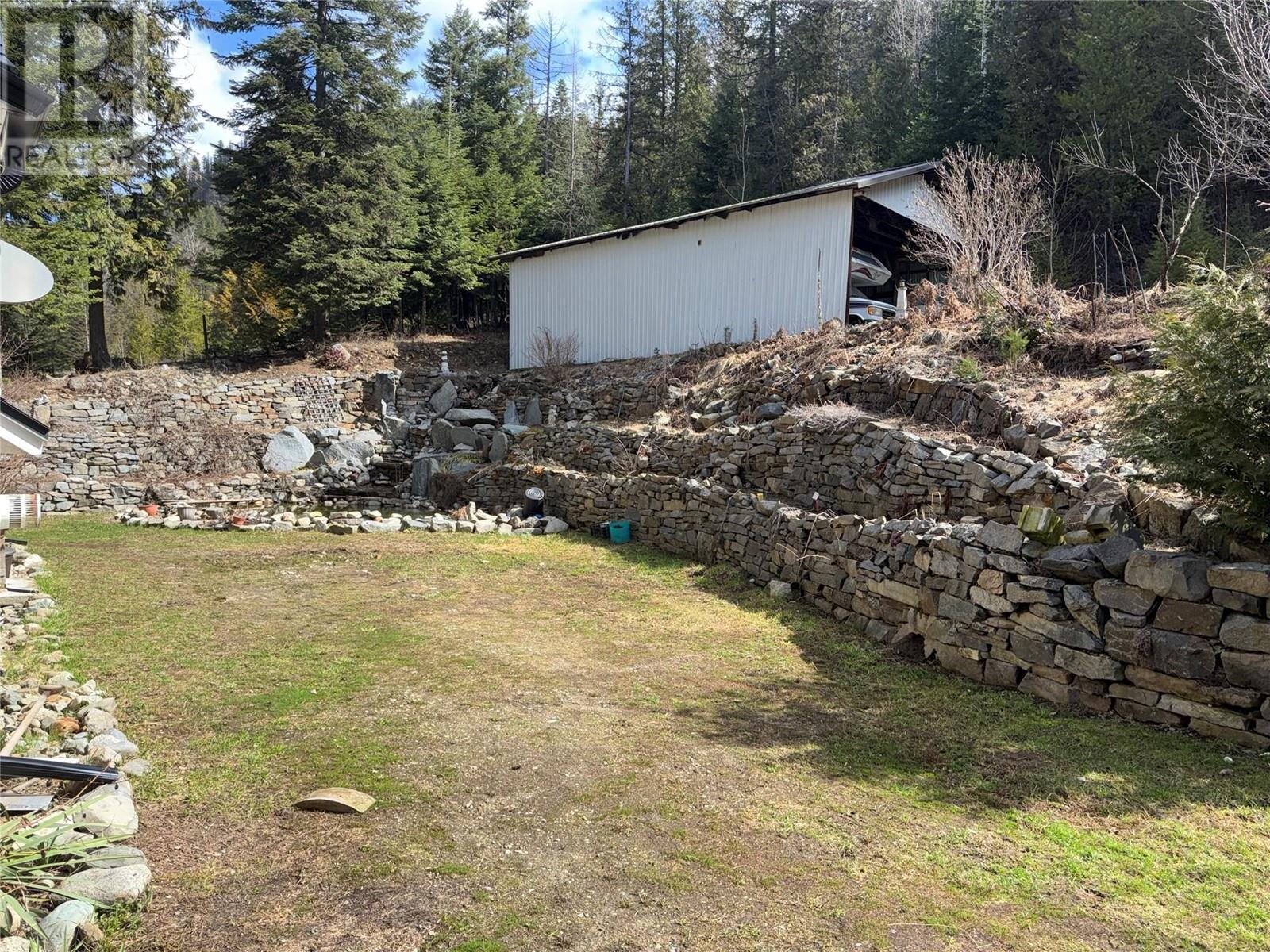 2300 Old Salmo Road, Fruitvale