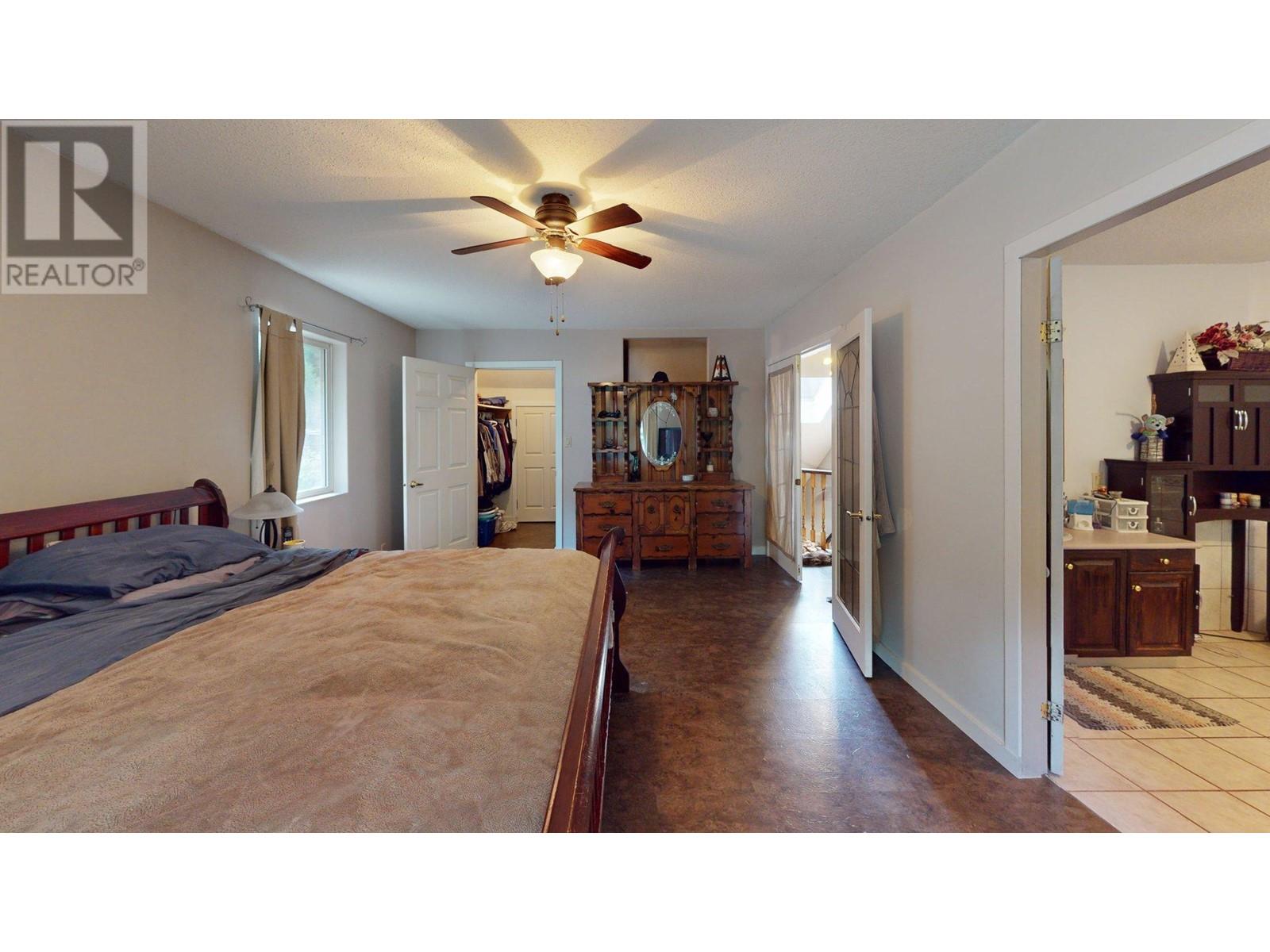 2300 Old Salmo Road, Fruitvale