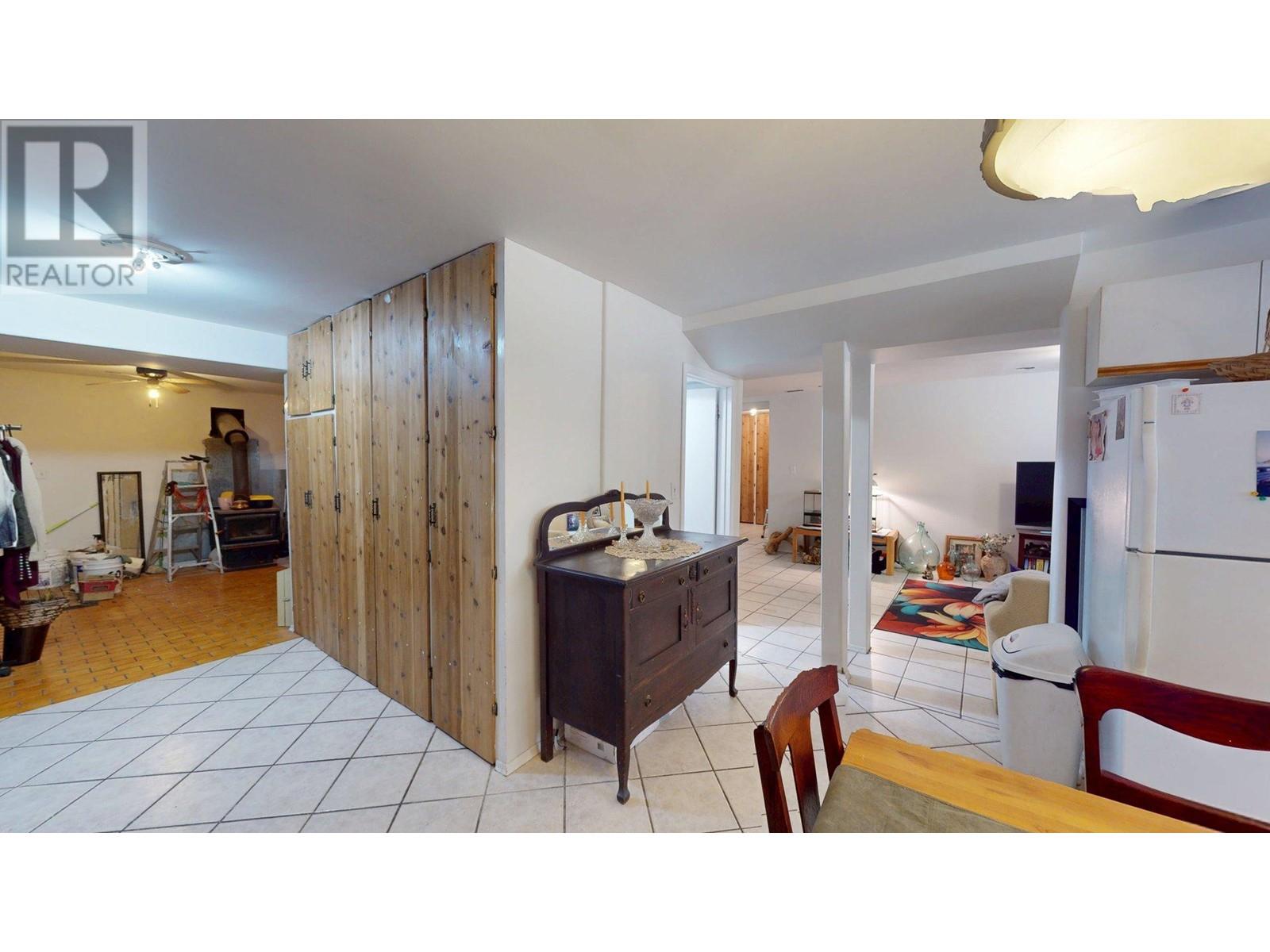 2300 Old Salmo Road, Fruitvale