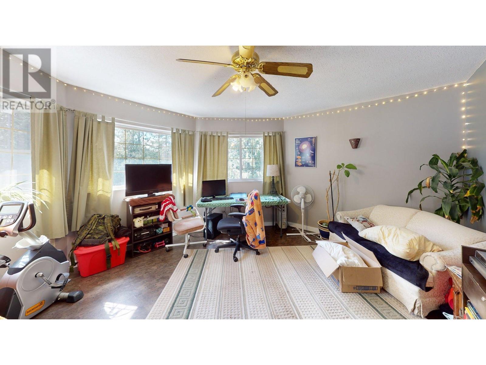 2300 Old Salmo Road, Fruitvale