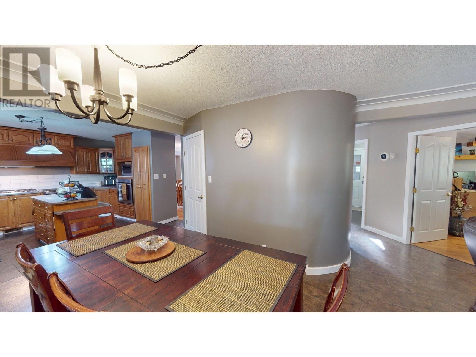 2300 Old Salmo Road, Fruitvale