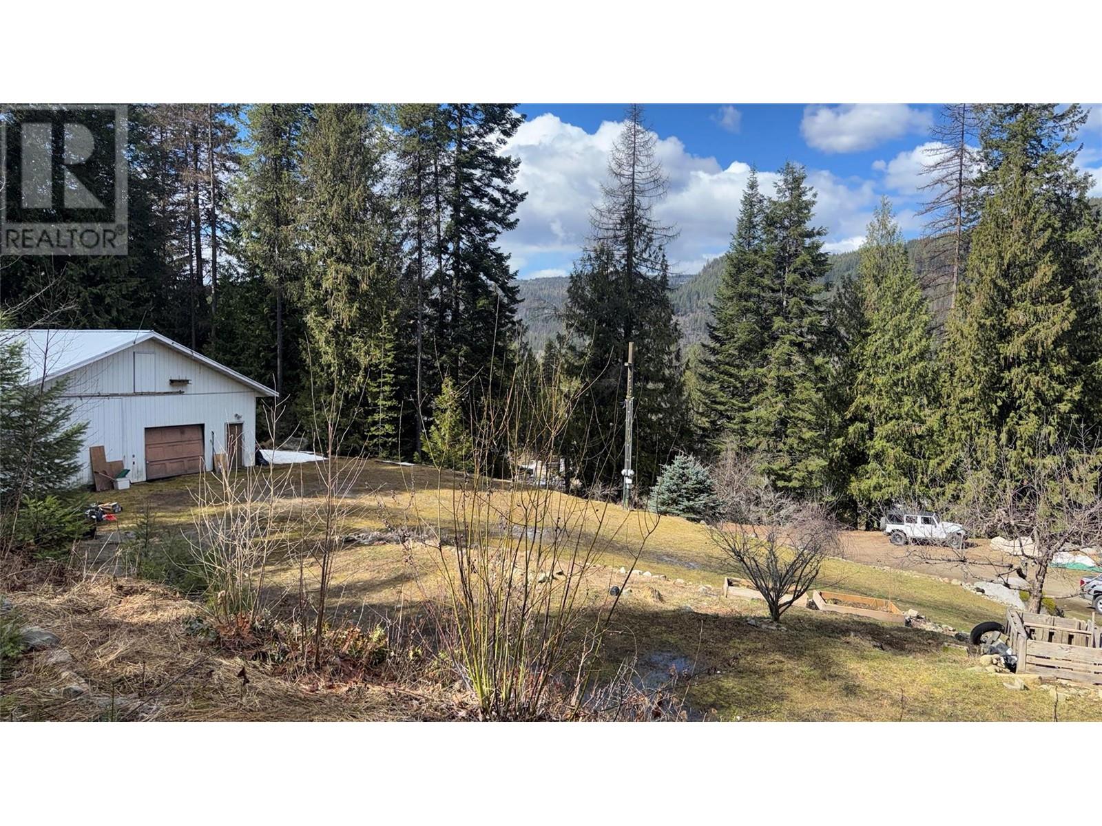 2300 Old Salmo Road, Fruitvale