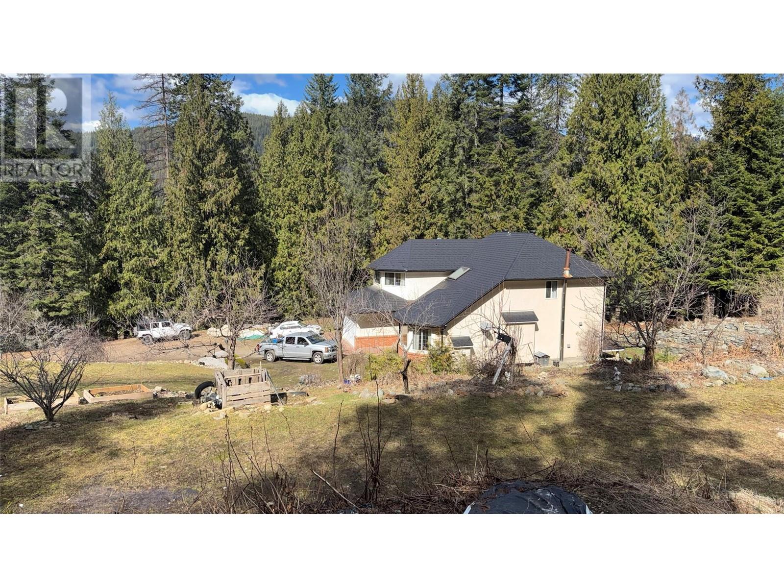 2300 Old Salmo Road, Fruitvale