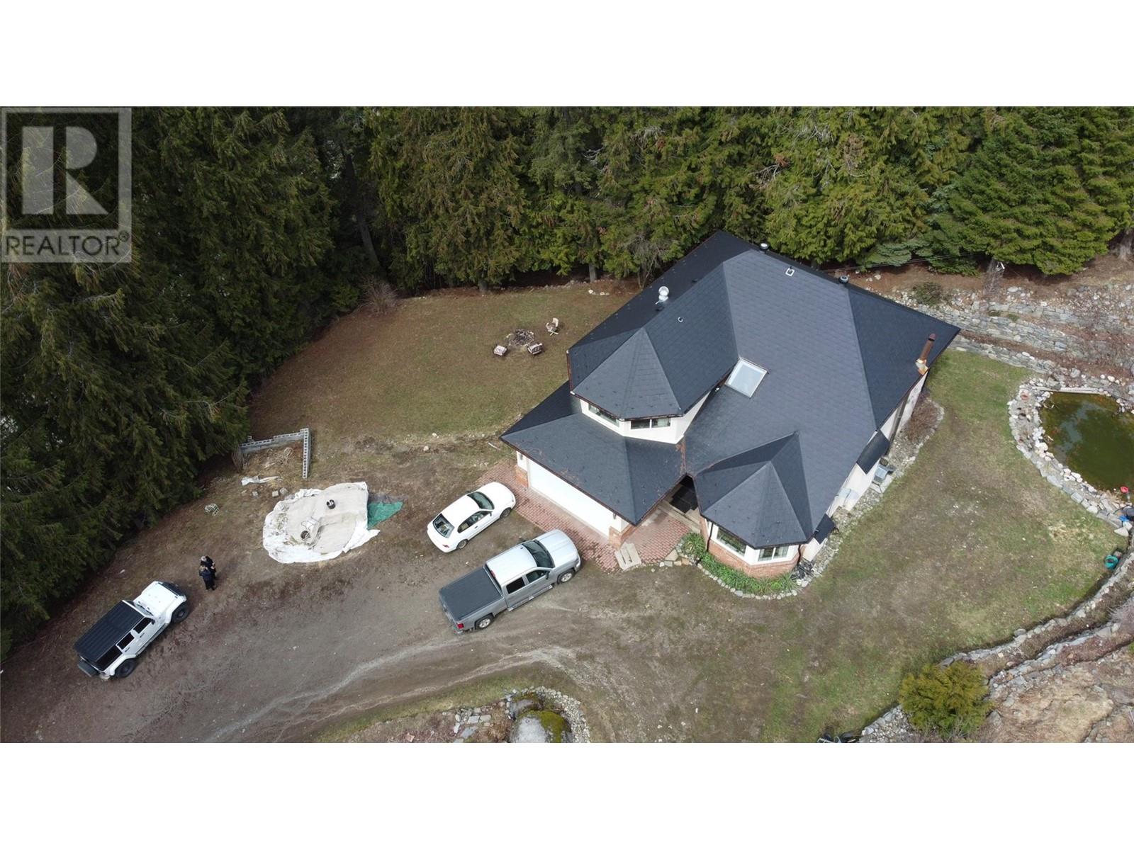 2300 Old Salmo Road, Fruitvale