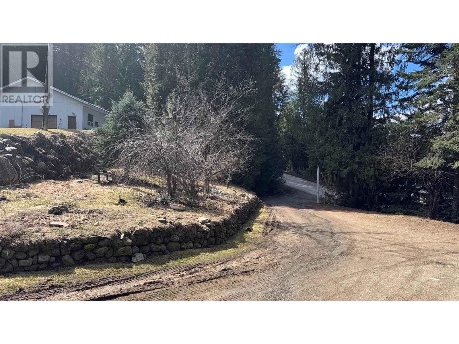 2300 Old Salmo Road, Fruitvale